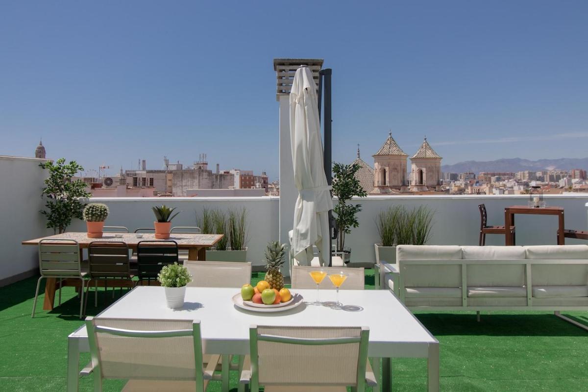 C56 - Studio With Amazing Terrace In The Centre Málaga Exterior foto